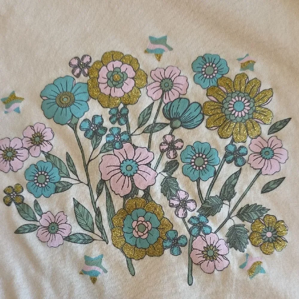 btween Cream Short Sleeve Tee with Floral Design